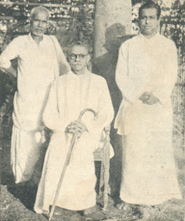 File:Navalar bharathi seated.jpg