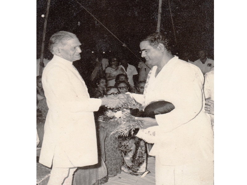 File:Dr.SCM-with-5th-President-of-India-Janab-Fakhruddin-Ali-Ahmed.jpg