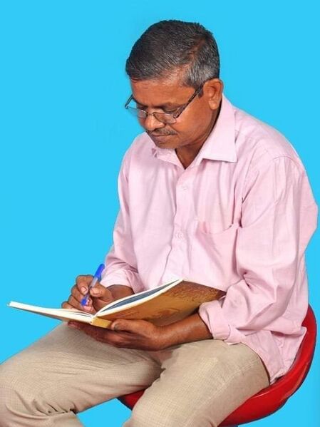 File:Writer Aasu 191079505.jpeg