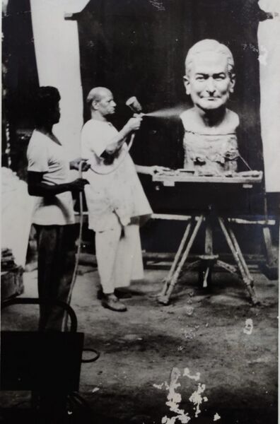 File:Chowdhury-working-on-the-statue-of-Motilal-Nehru.jpeg