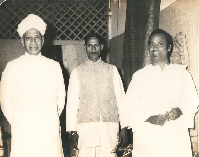 File:Sreevivasulu with Dr.Radhakrishnan.jpg