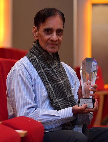 File:Balabaskaran winning SLP award.jpg