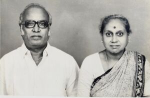 சீனிவாசலு தனது மனைவியுடன்