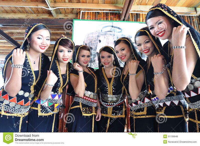 File:Kadazan-dusun-people-traditional-costumes-kota-kinabalu-malaysia-may-teenagers-costume-harvest-festival-celebration-may-51139946.jpg