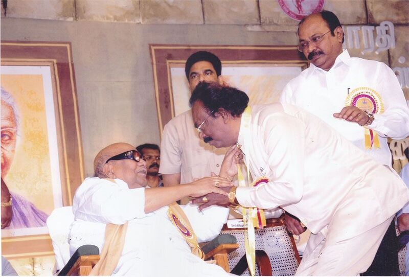 File:Kalaimamani award to Ilasai sundaram.jpg